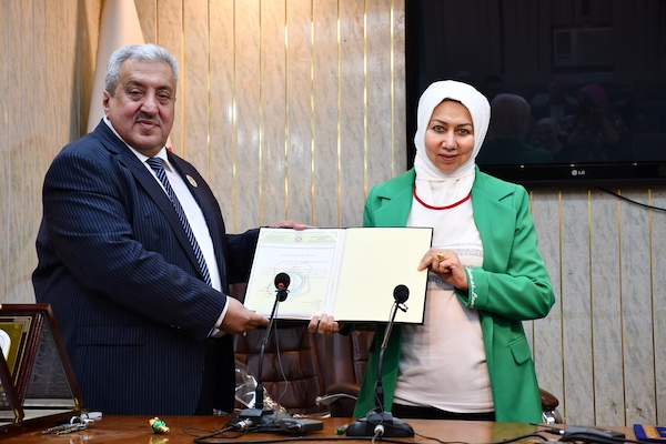 توزيع شهادات شكر وتقدير (2)