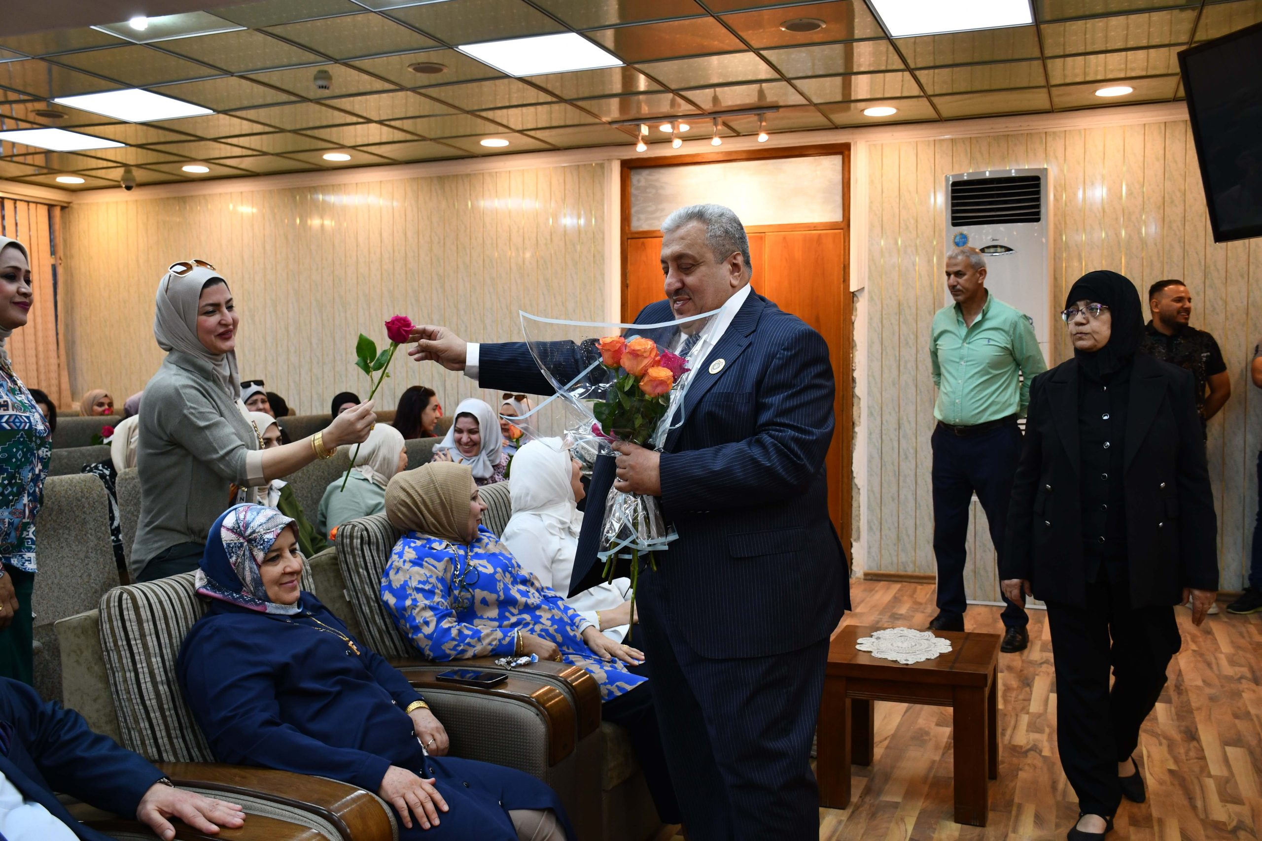 توزيع شهادات شكر وتقدير (24)