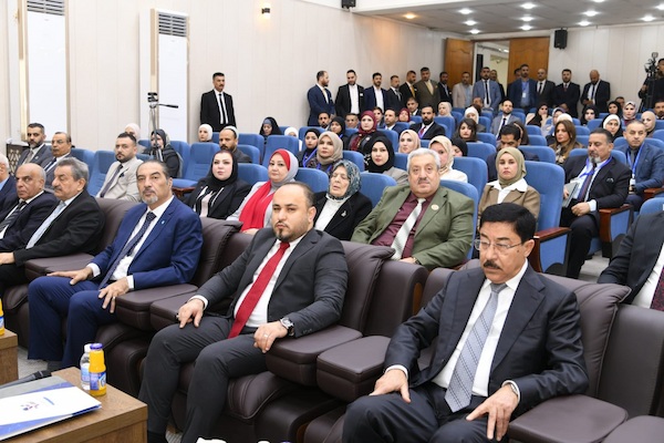 مشاركة العميد في مؤتمر مالية (1)