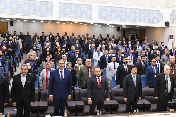 مشاركة العميد في مؤتمر مالية (2)
